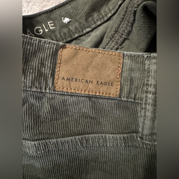 American Eagle 90’s straight corduroys. Size 0 - Picture 5 of 9
